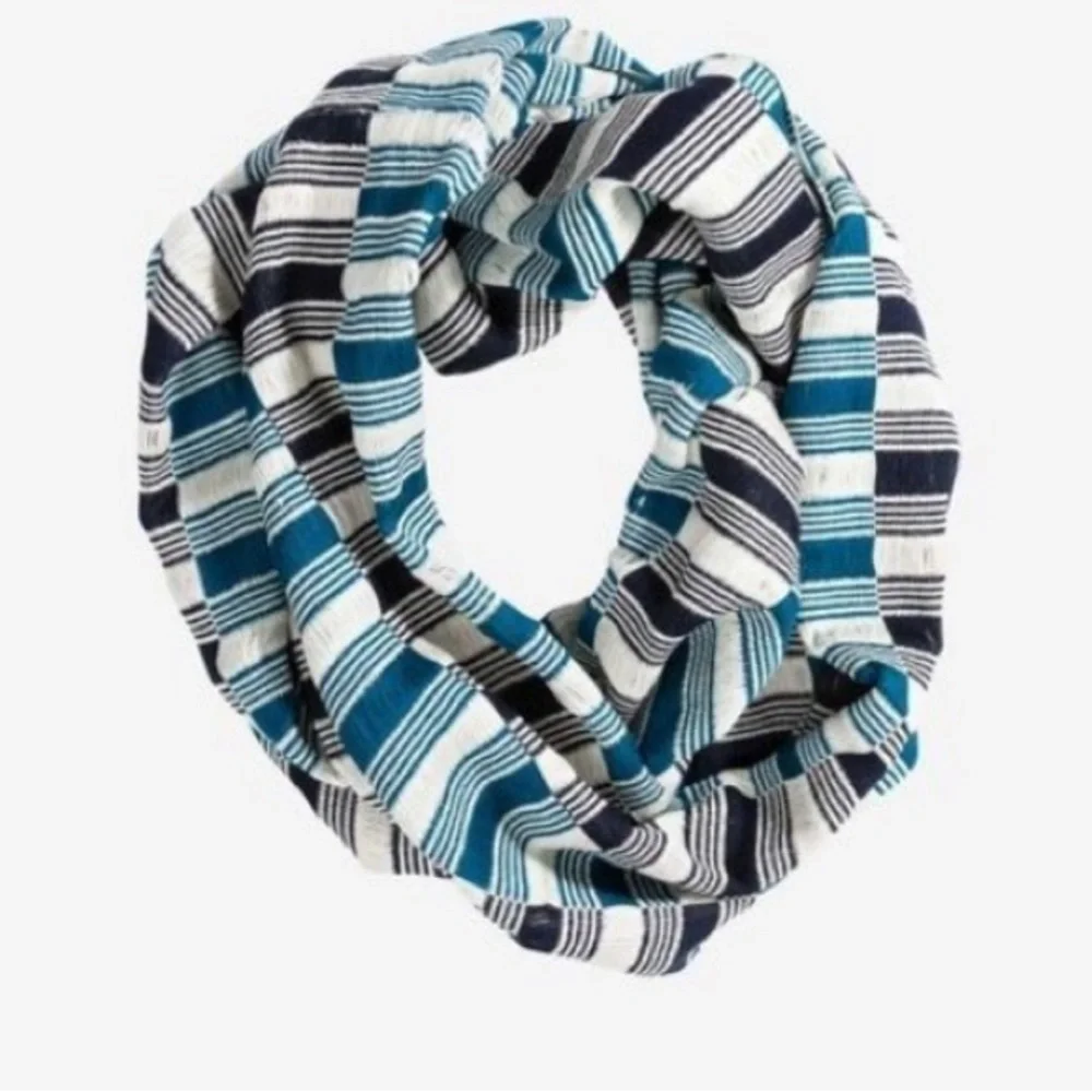 Noonday Collection Guatemalan Feliz infinity scarf NWT